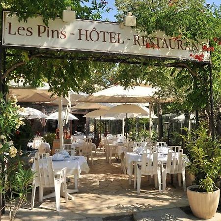 סילאן-לה-קסקאד Les Pins Restaurant Et Chambre D'Hotes מראה חיצוני תמונה