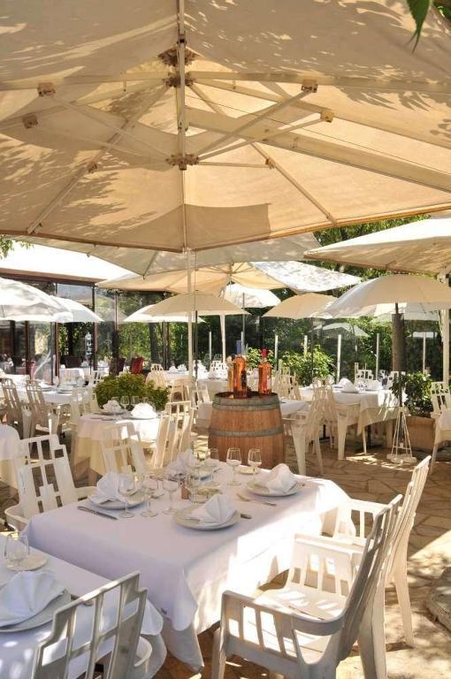 סילאן-לה-קסקאד Les Pins Restaurant Et Chambre D'Hotes מראה חיצוני תמונה